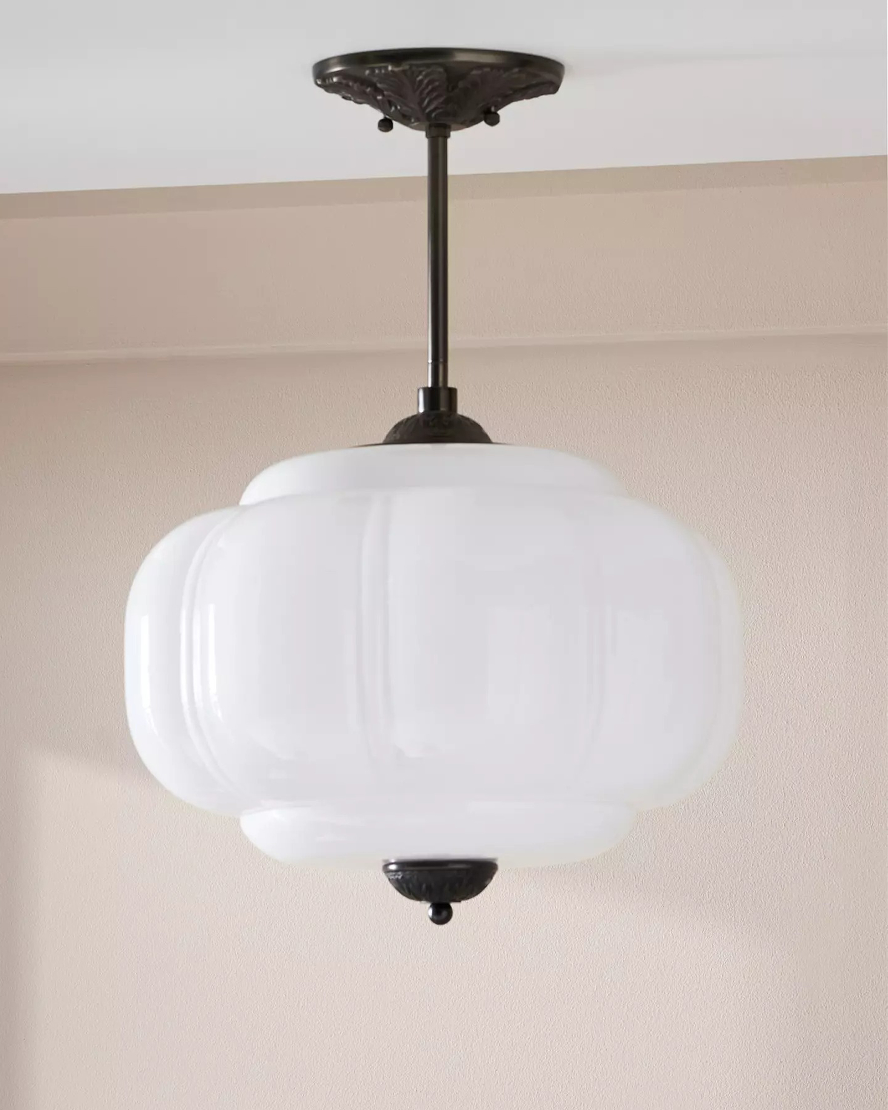 Черный подвесной светильник "Элаиза" LouvreHome LHLCH130324SWL