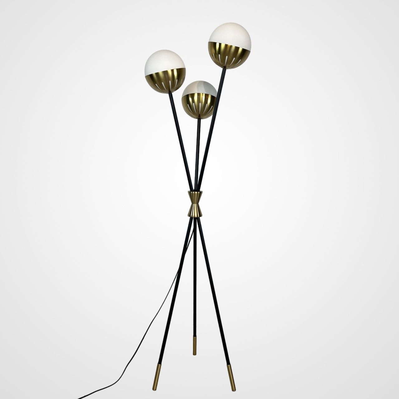 Торшер Caracas Tripod Floor Lamp Chandelux CHDL-10870