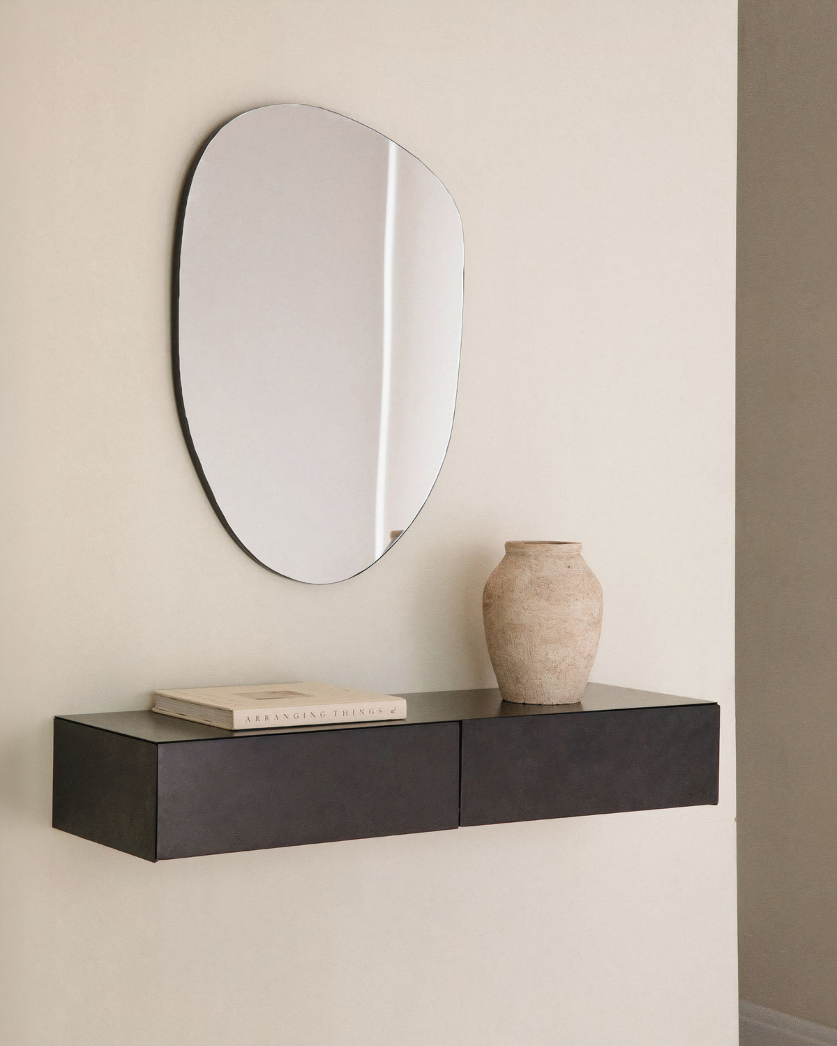 Настенное зеркало "Юсси" LouvreHome LHDWM251223SH
